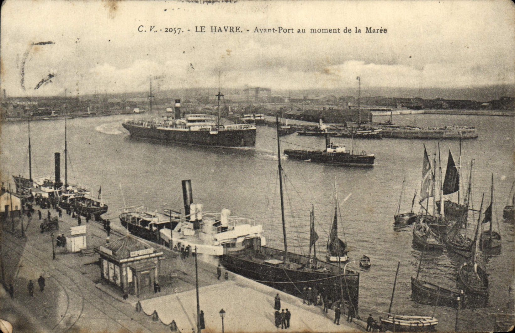 POSTAL Le Havre de la VENDIMIA antes del puerto a la hora de los barcos de la marea