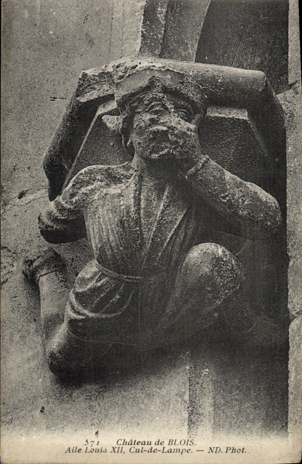 CPA Chateau de Blois Cul de Lampe Aile louis XII