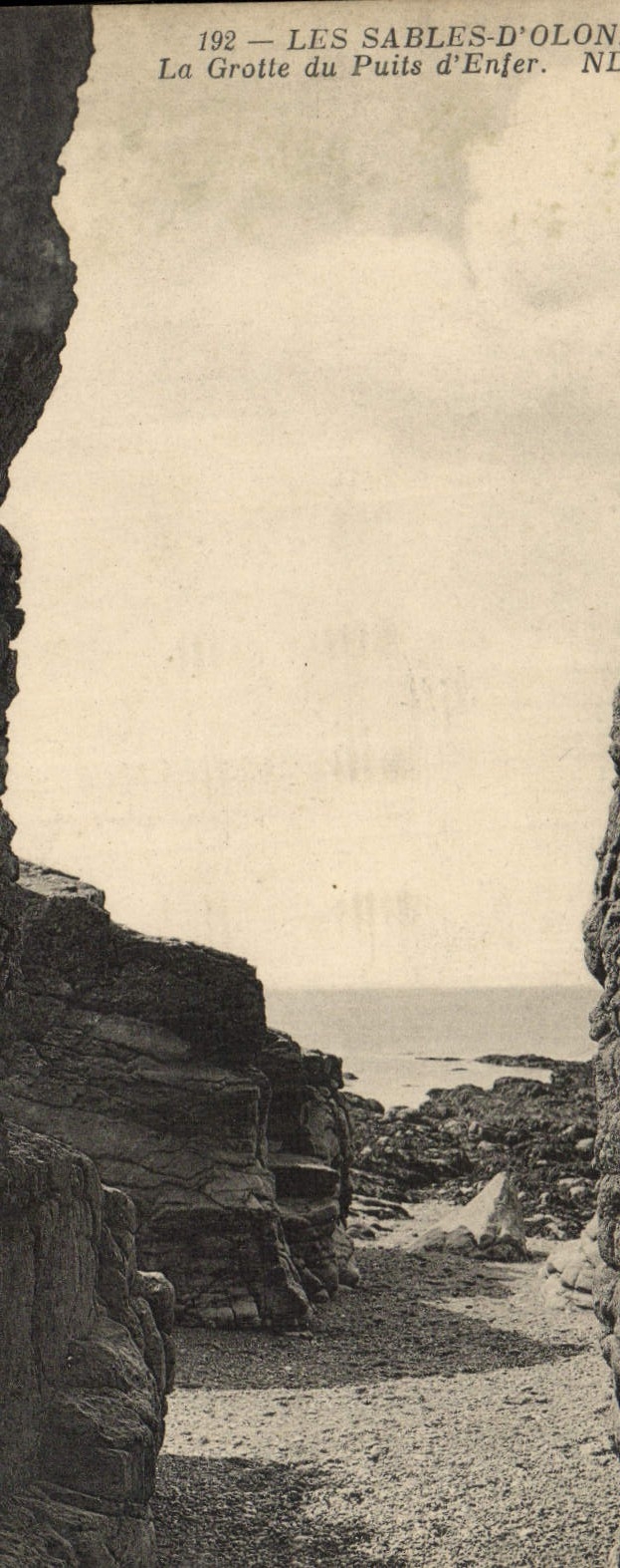 POSTAL de la VENDIMIA Sables d'Olonne la cueva del bien del infierno