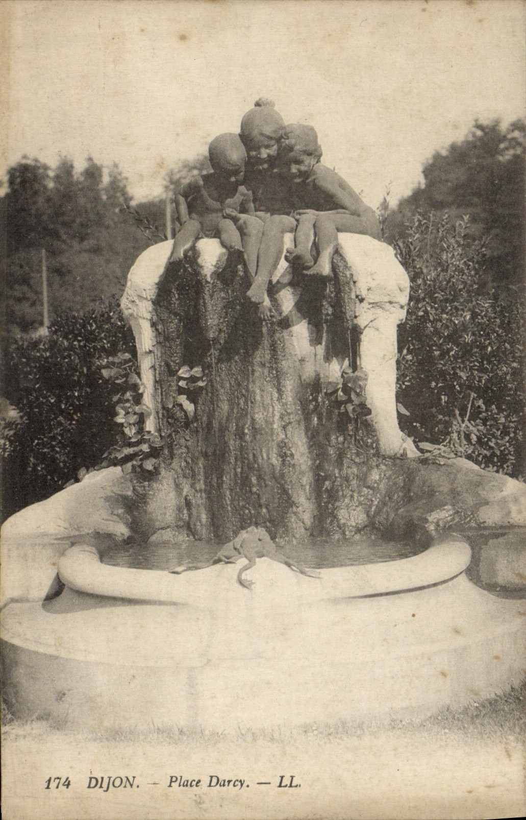 VINTAGE POSTCARD Dijon Places Darcy