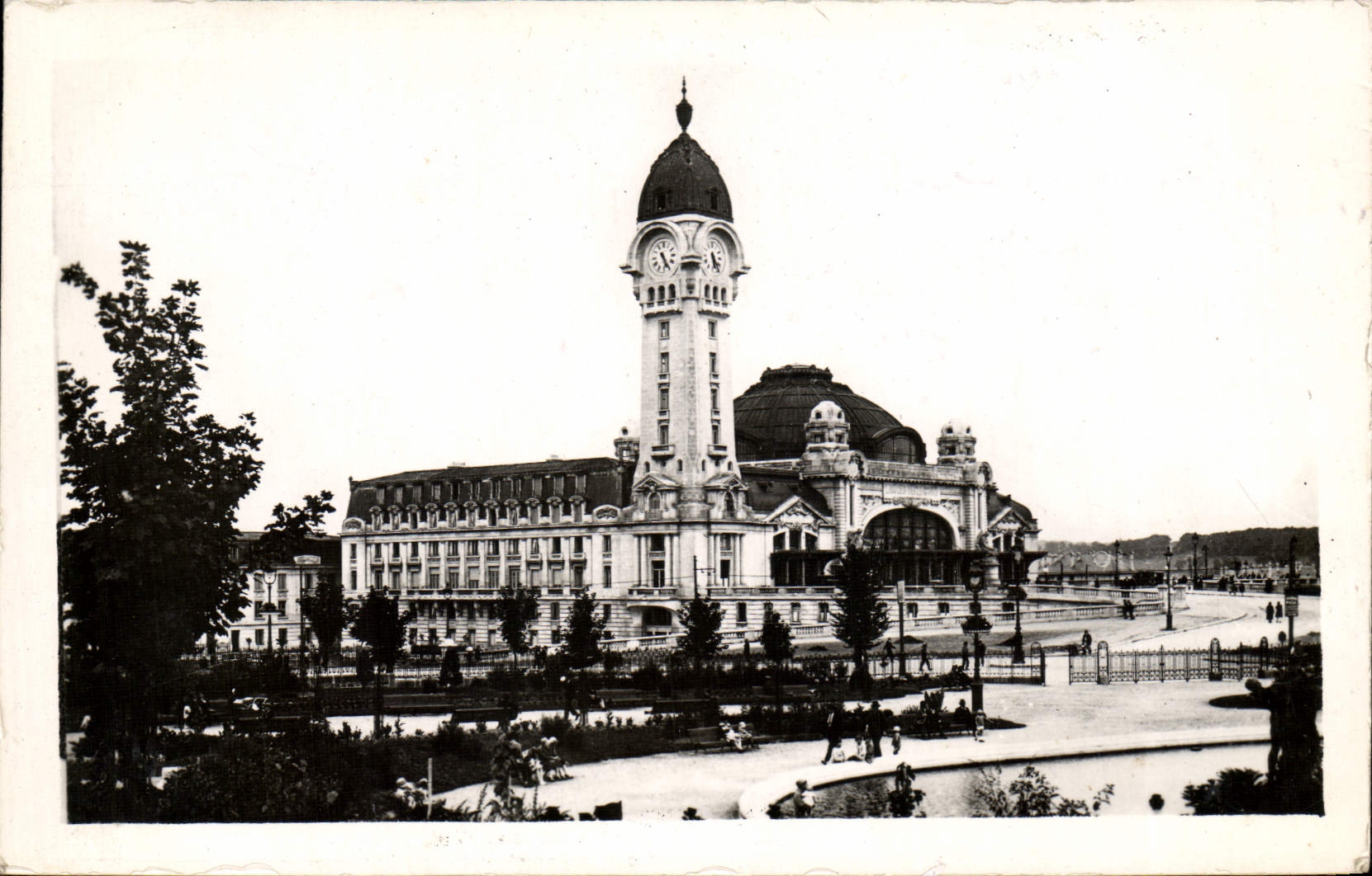 CPA Limoges Gare Des Benedictins Les Jardins