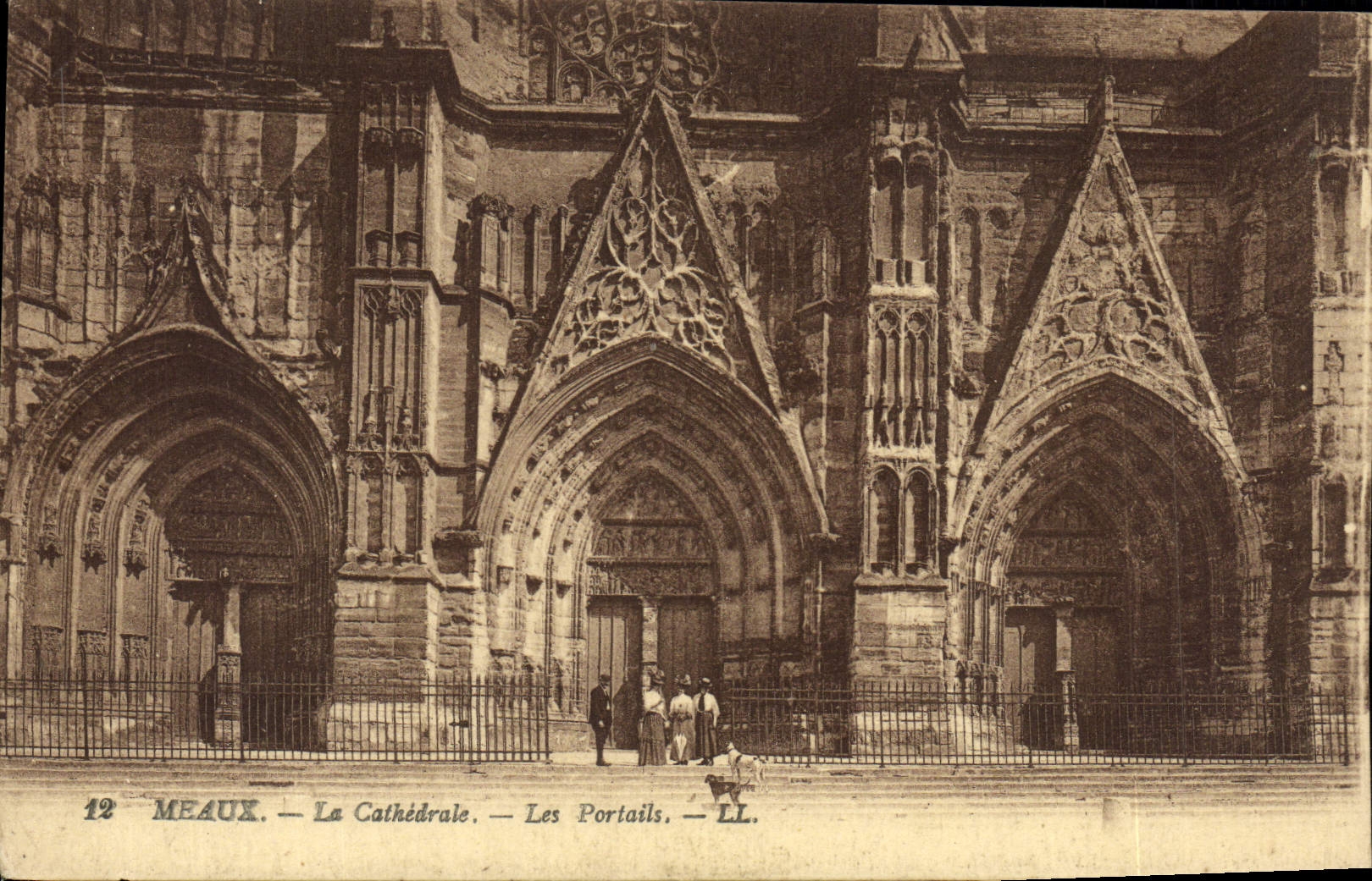 CPA Meaux La Cathedrale Les Portails