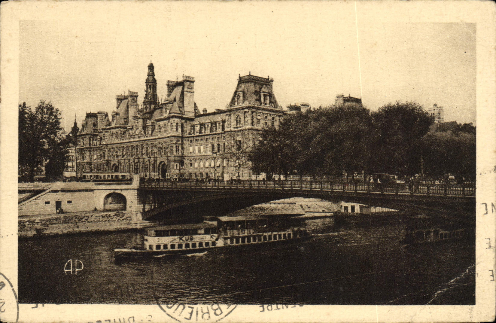 CPA Paris Hotel de ville et la Seine Bateau Peniche 