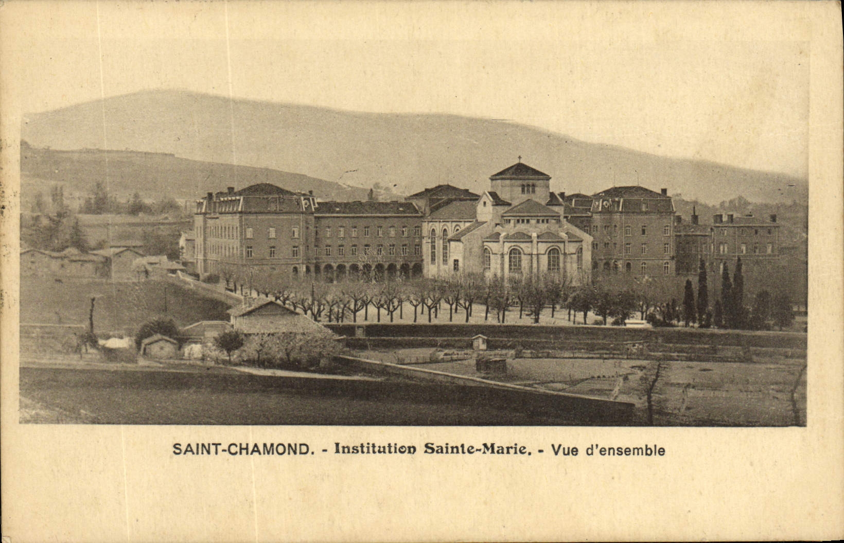 VINTAGE POSTCARD Holy Chamond Institution Sainte Overall picture Marie