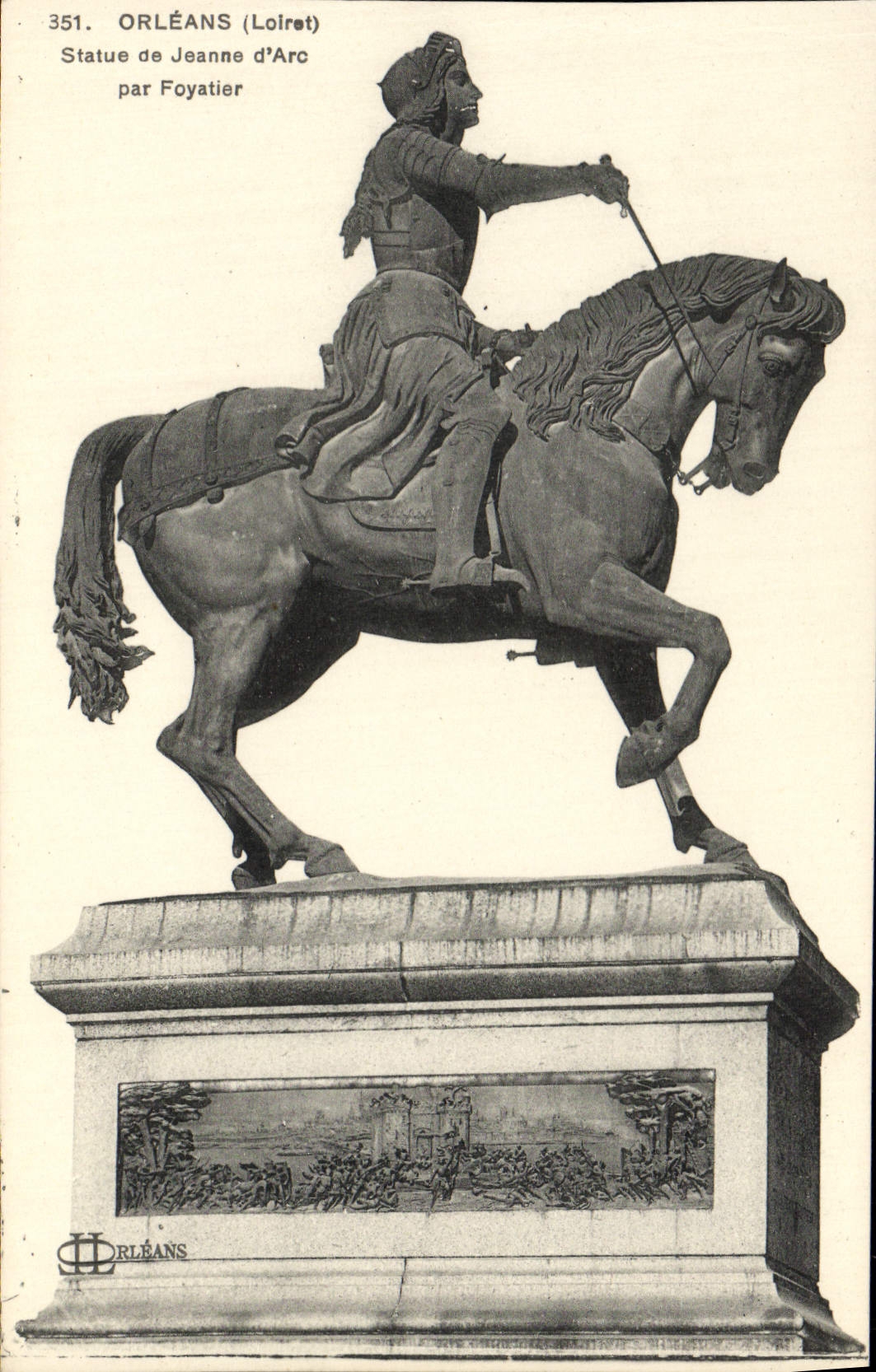 CPA Orleans Statue De Jeanne Par Foyatier