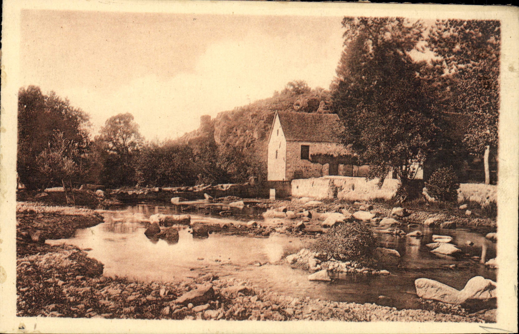 VINTAGE POSTCARD Cantal