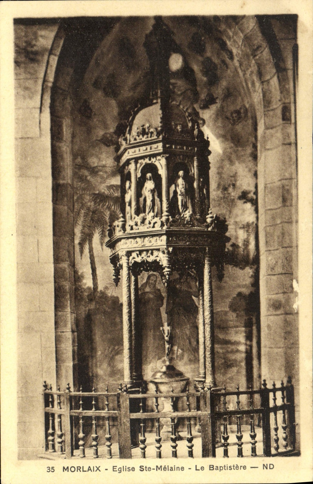 CPA Morlaix Eglise Ste Melaine Le Baptistere
