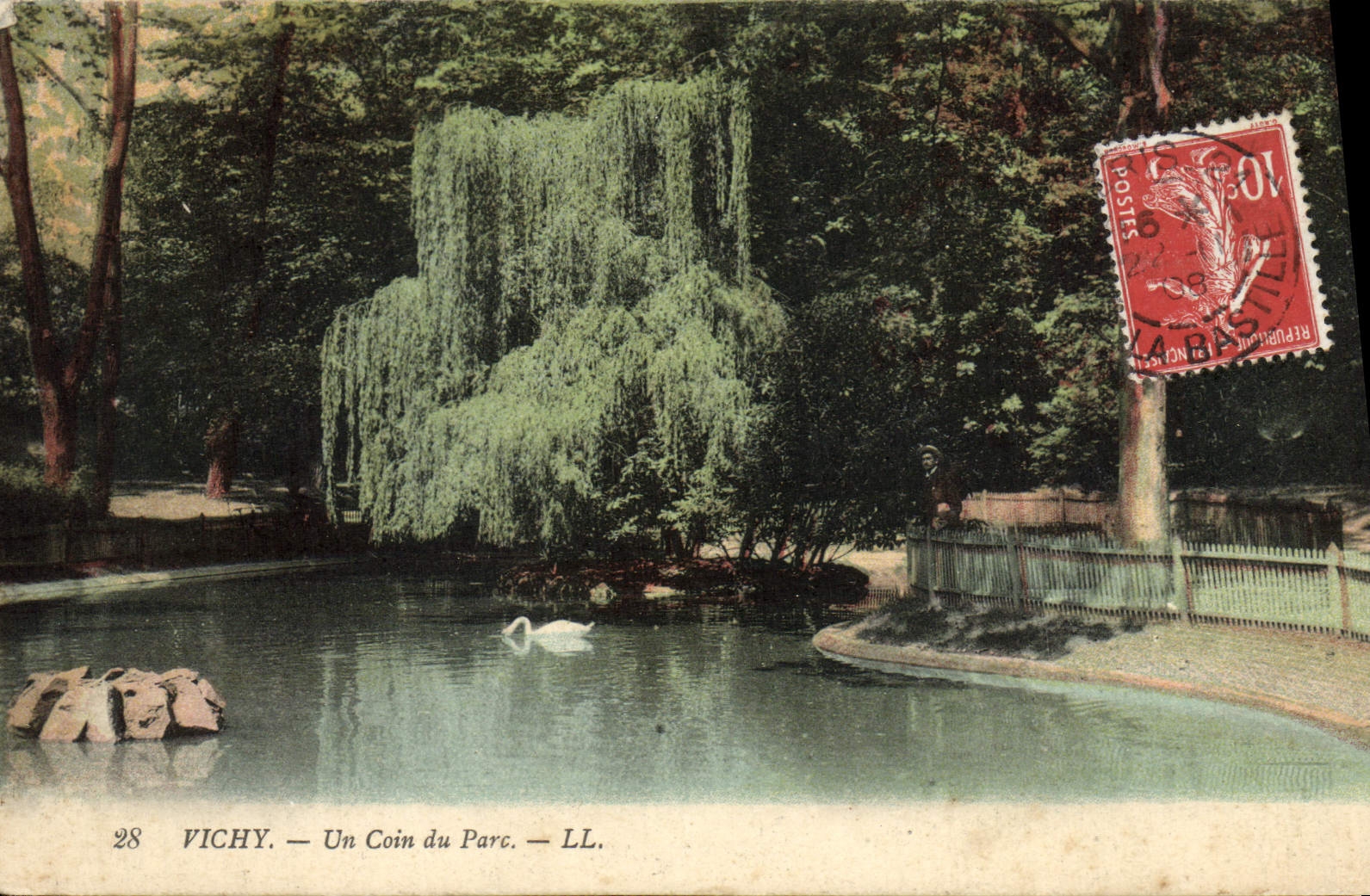 CPA Vichy Un Coin Du Parc Cygne