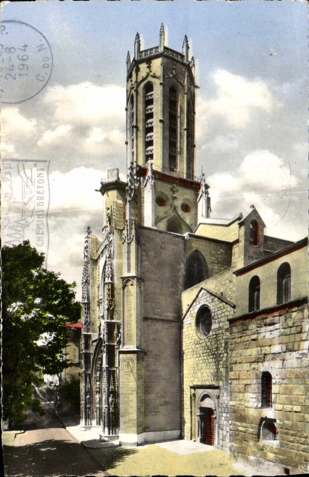 CPM La Cite Du Roy Rene Aix En Provence Cathedrale Saint Sauveur et le mur romaine 
