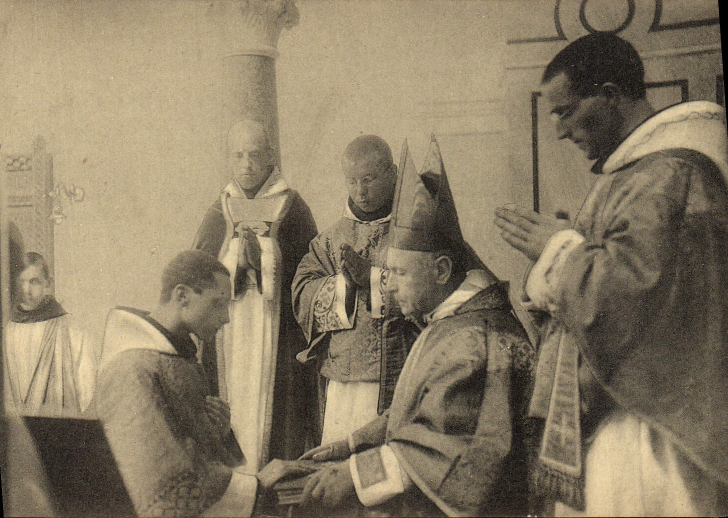 VINTAGE POSTCARD Under Diaconate Tradition Of the Book Of the Epistles