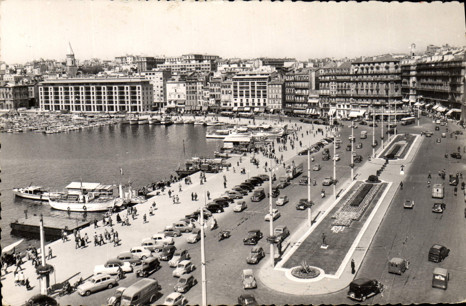 CPM Marseille Quai Des Belges Et Le Nouveau Jardin