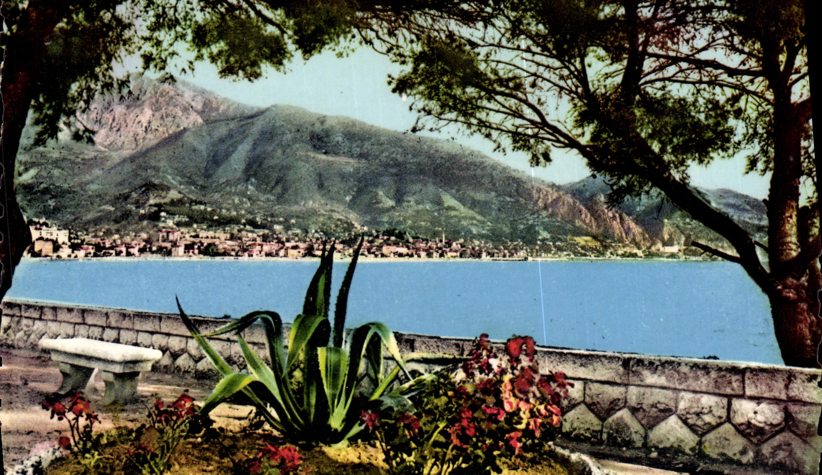 CPM La Cote d'Azur Menton Vue Generale De La sortie du tunnel du Cap Martin