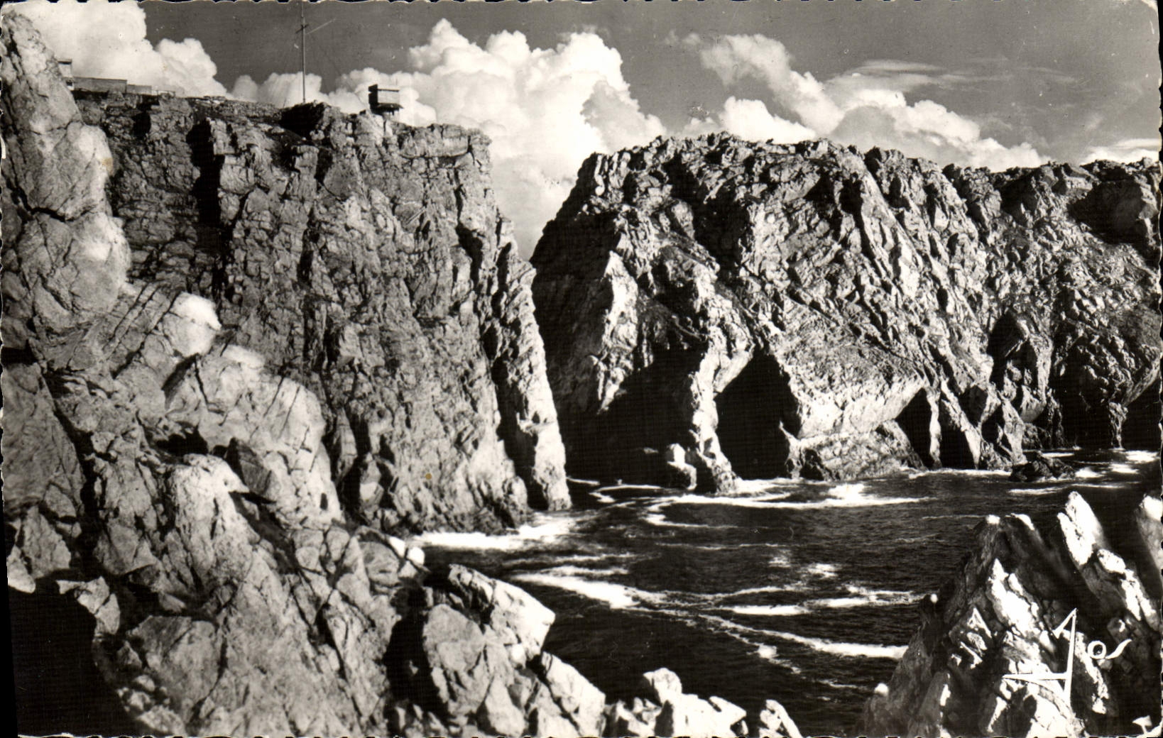 MODERN CARD Formidable Camaret Top of PEN Hir rock cliff