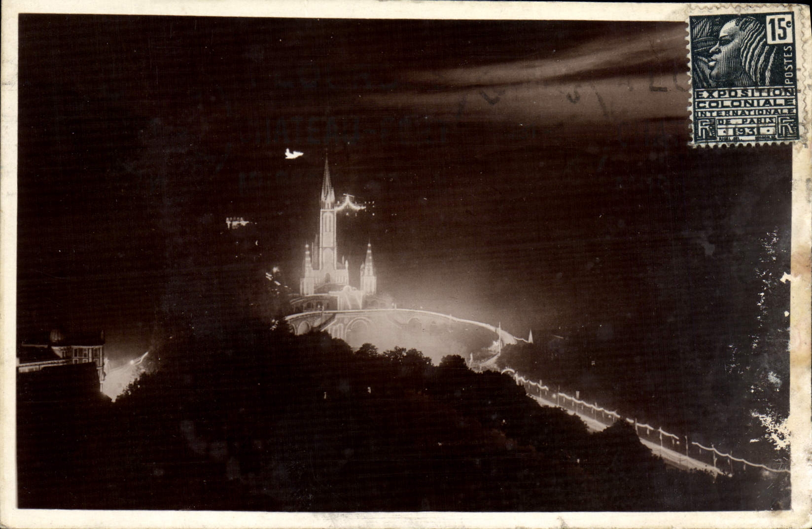 VINTAGE POSTCARD Heavy the basilica illuminee