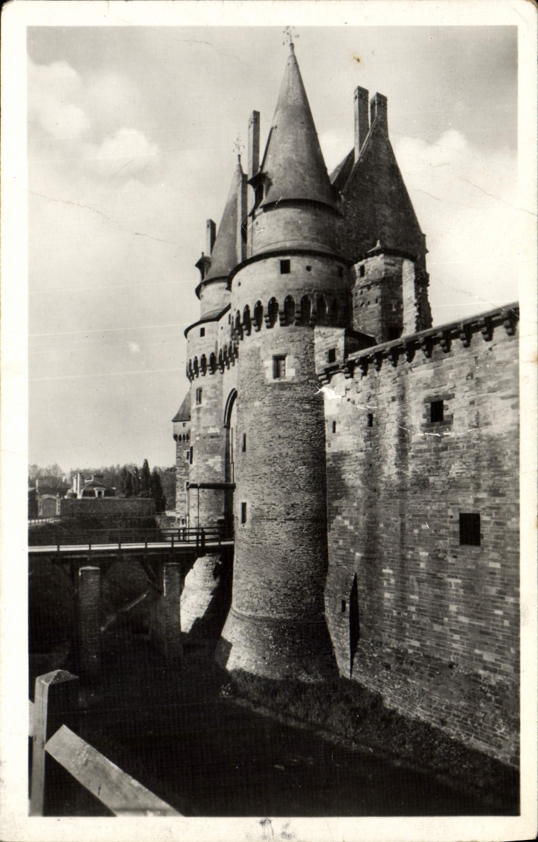 POSTAL MODERNA cristal Chatelet entrado del castillo y del puente de Levis