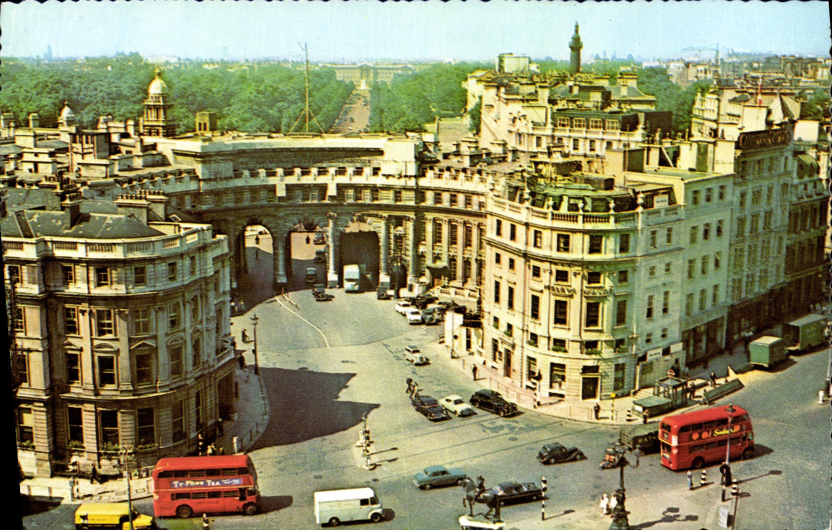 CPM Admiralty Arch and the Mall London