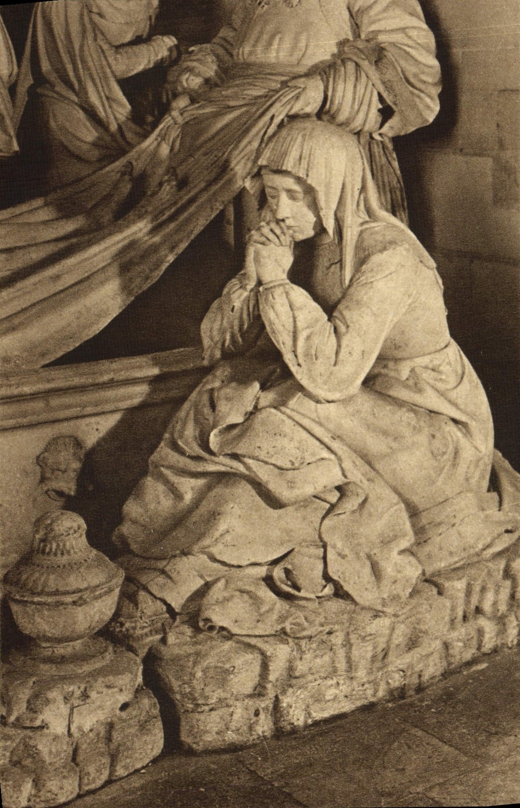 VINTAGE POSTCARD the Saints De Solesmes Sainte Madeleine