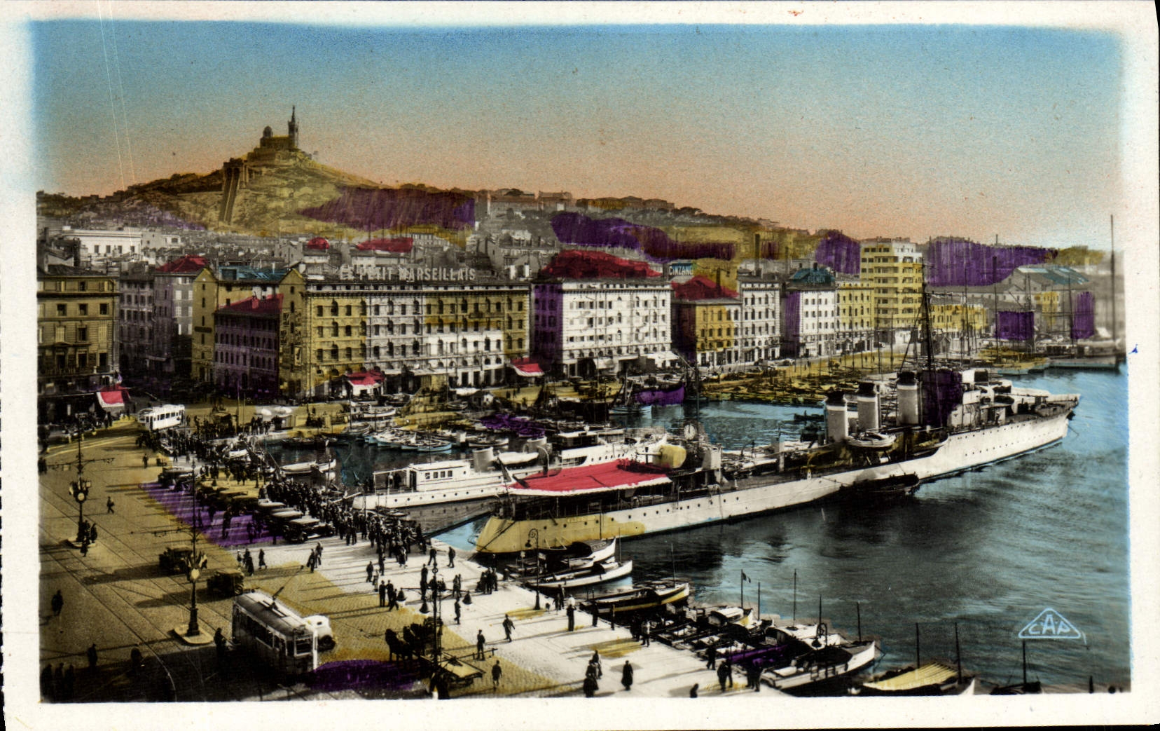 CPM Marseille Quai des Belges et Notre Dame de la Garde Bateau