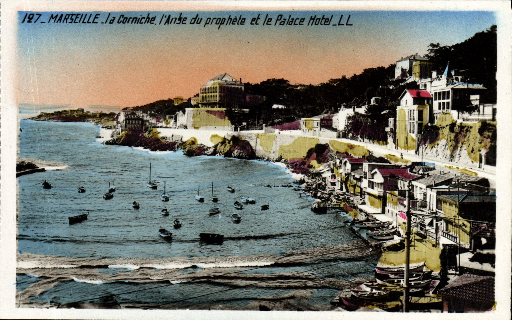 CPM Marseille La Corniche l'Anse du Prophete et le Palace Hotel