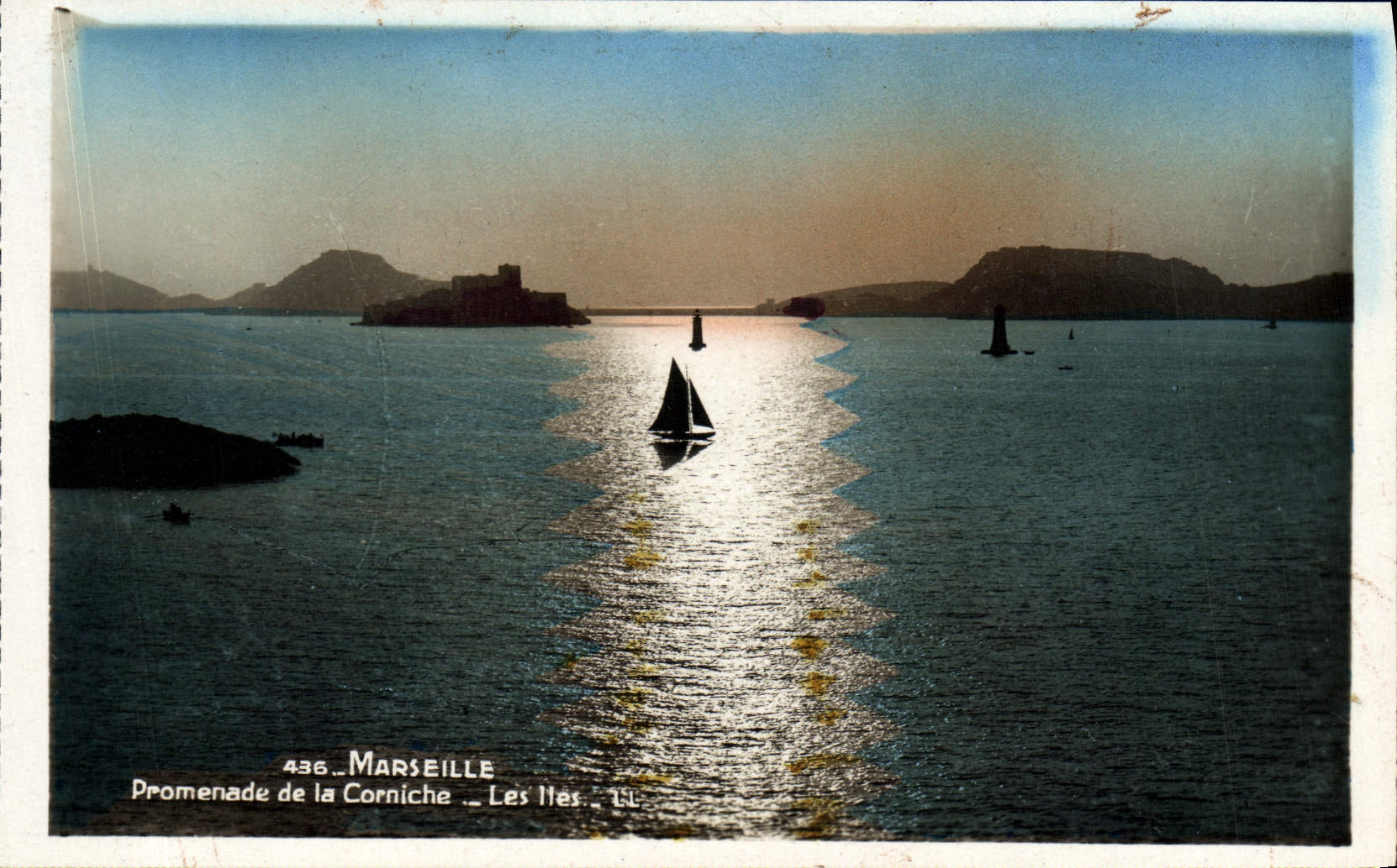 CPM Marseille Promenade de la Corniche Les Iles