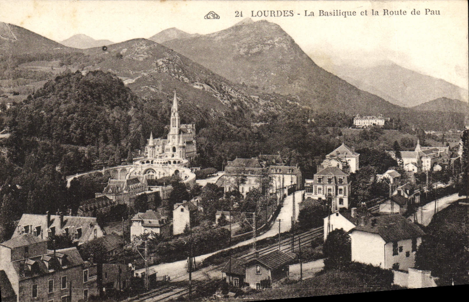 VINTAGE POSTCARD Heavy the Basilica and the Road of Pau