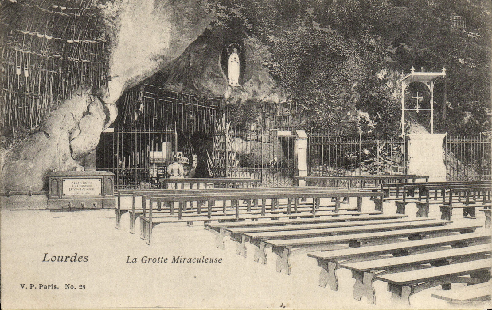 CPA Lourdes La Grotte Miraculeuse