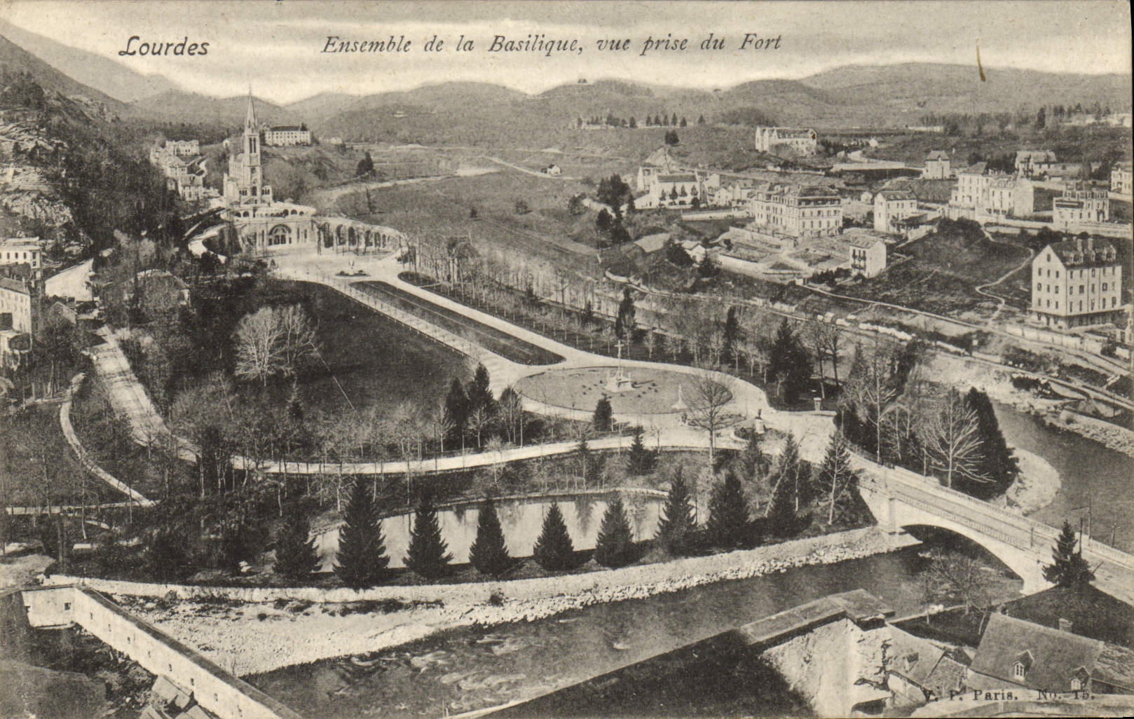 VINTAGE POSTCARD Heavy Whole of the Basilica Seen from of the Fort