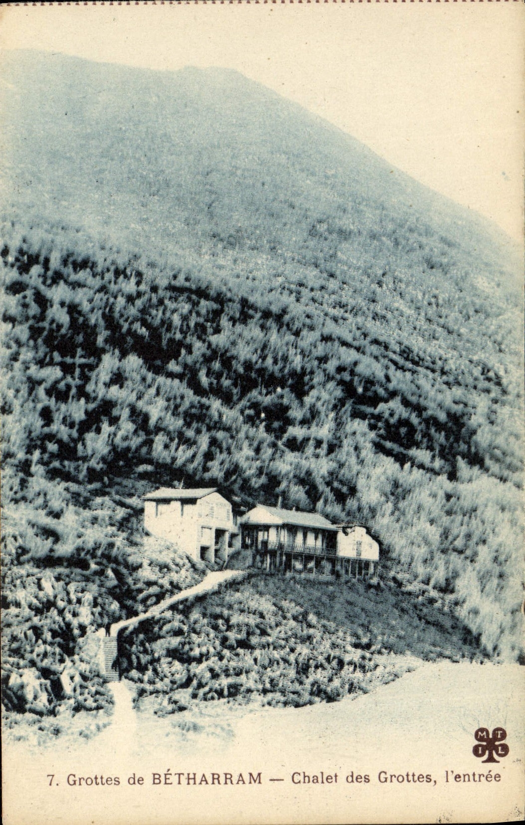 VINTAGE POSTCARD Betharram Country cottage of the Caves the Entry