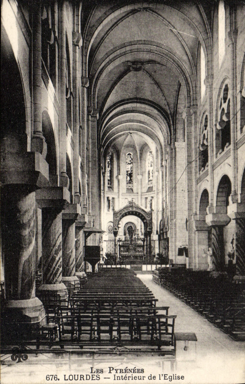 CPA Lourdes Interieur de L'Eglise