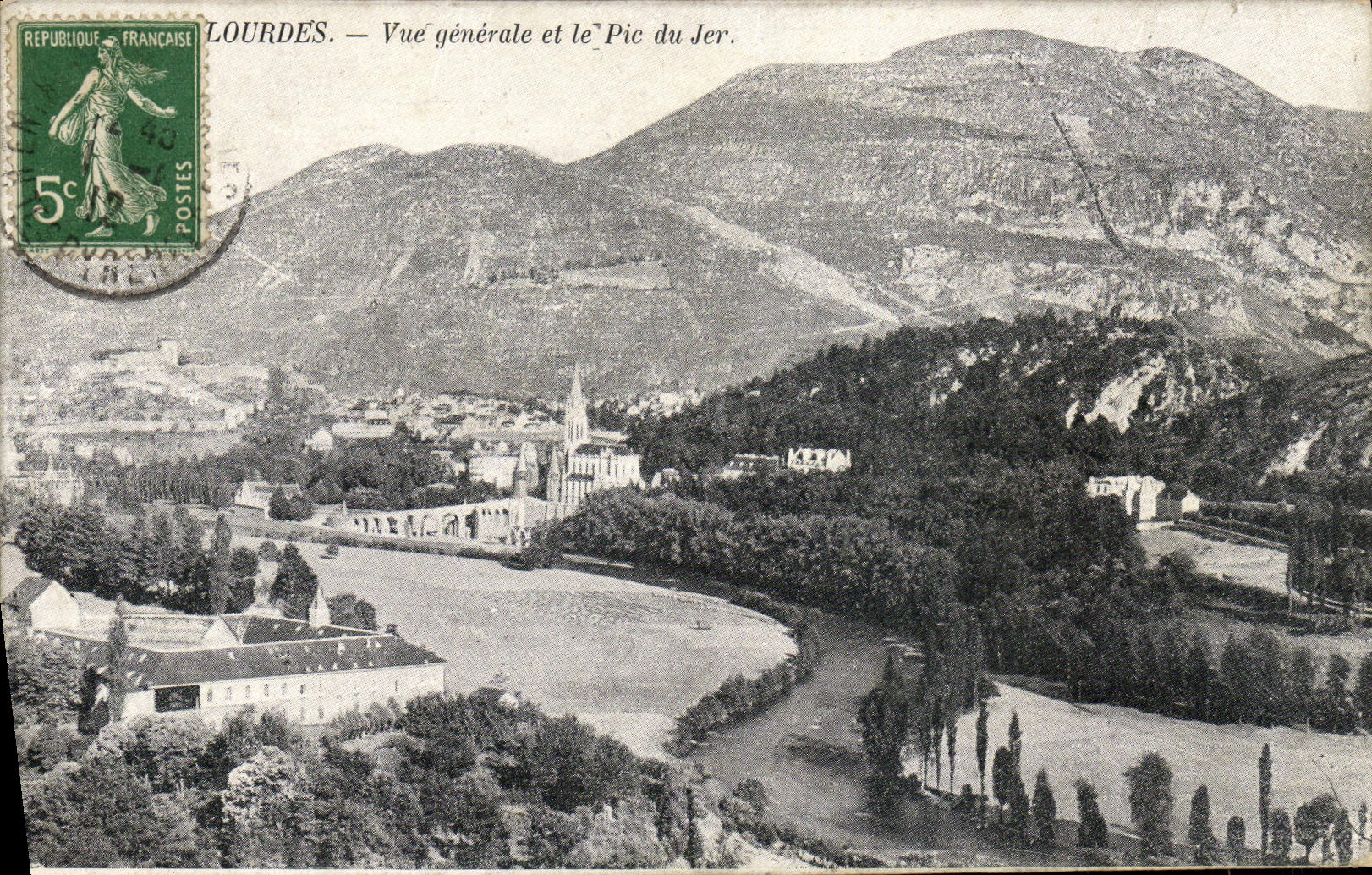 CPA Lourdes Vue Generale et le Pic du Jer