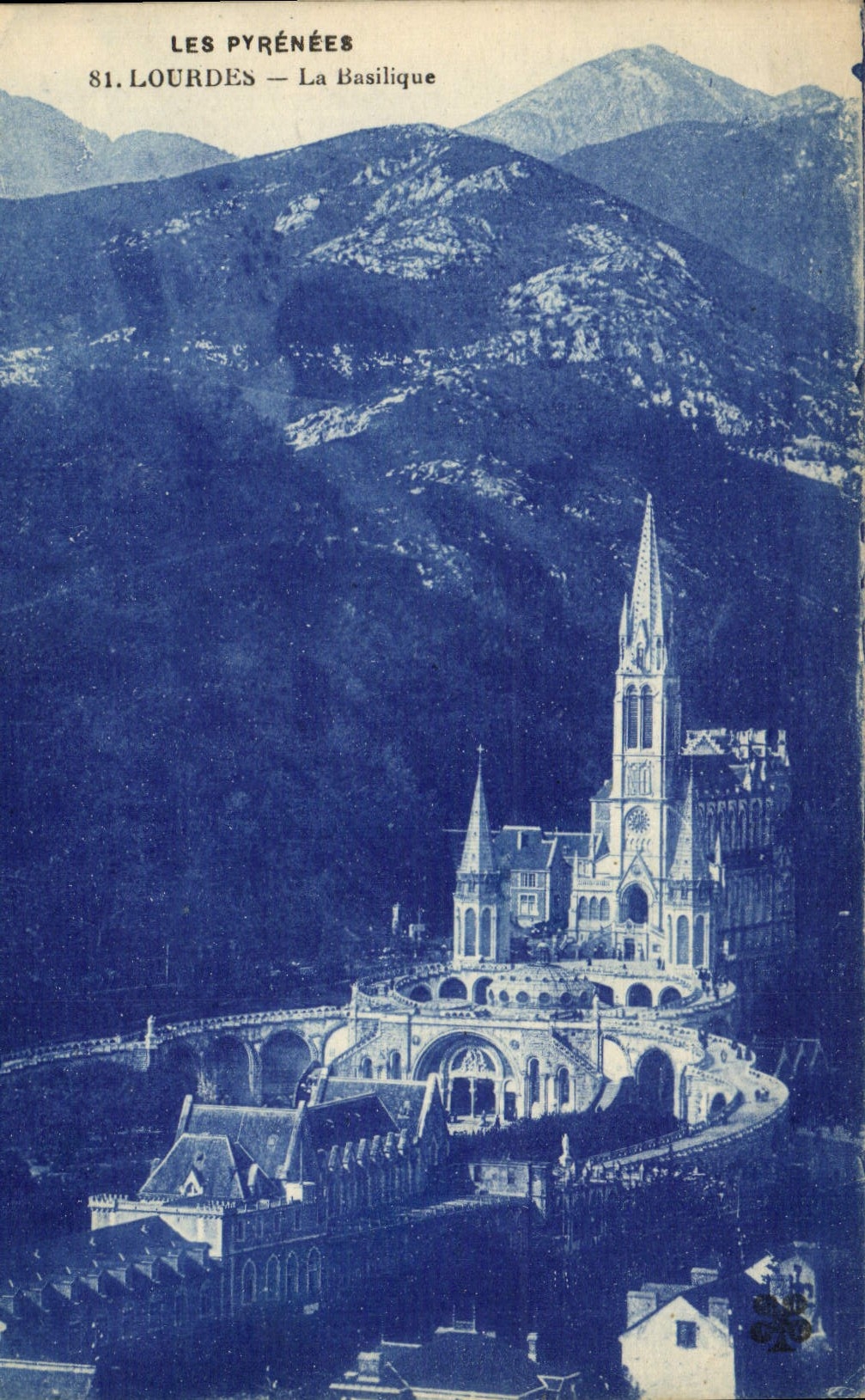 CPA Lourdes La Basilique
