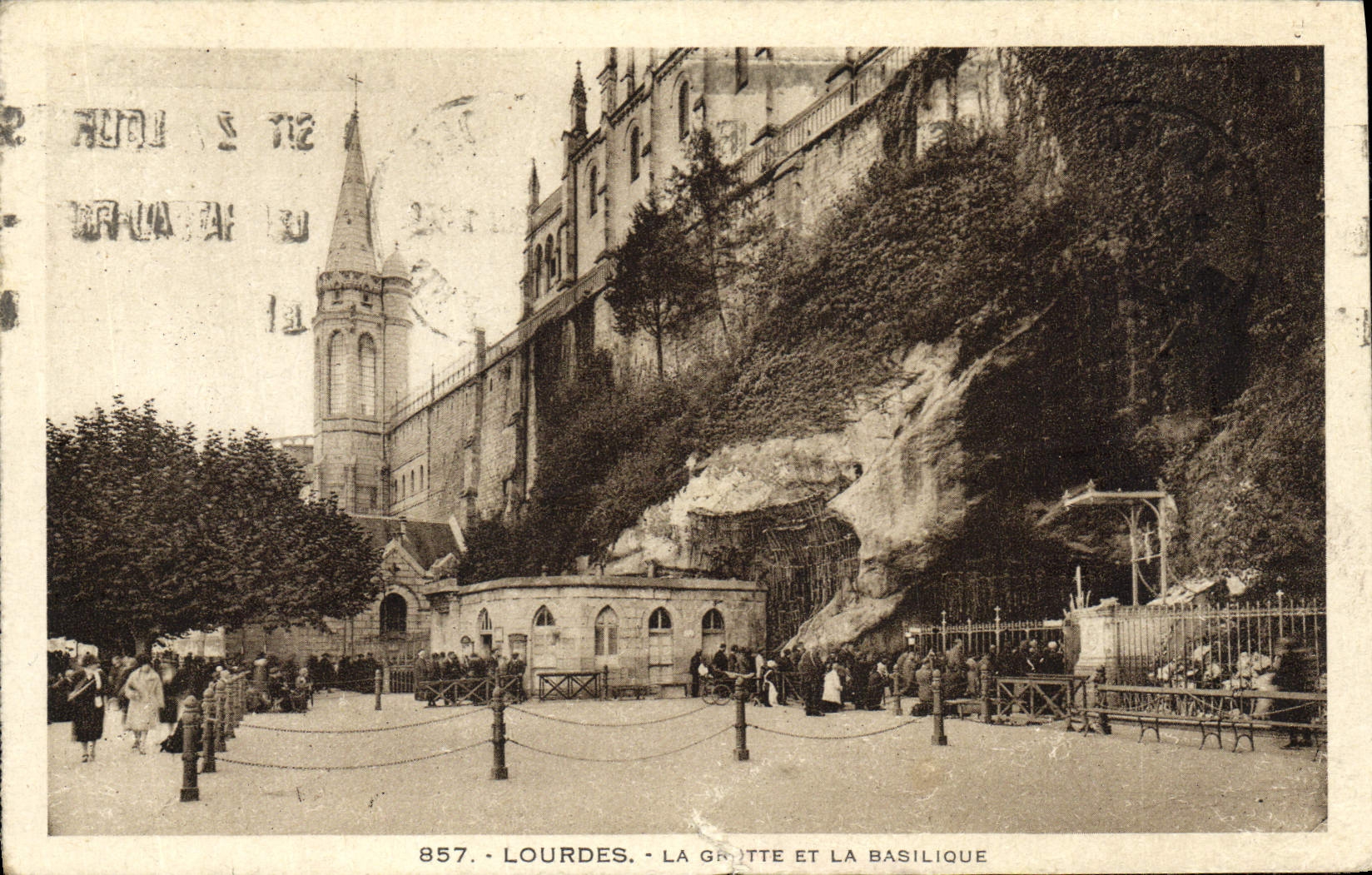 CPA Lourdes La Grotte Et La Basilique