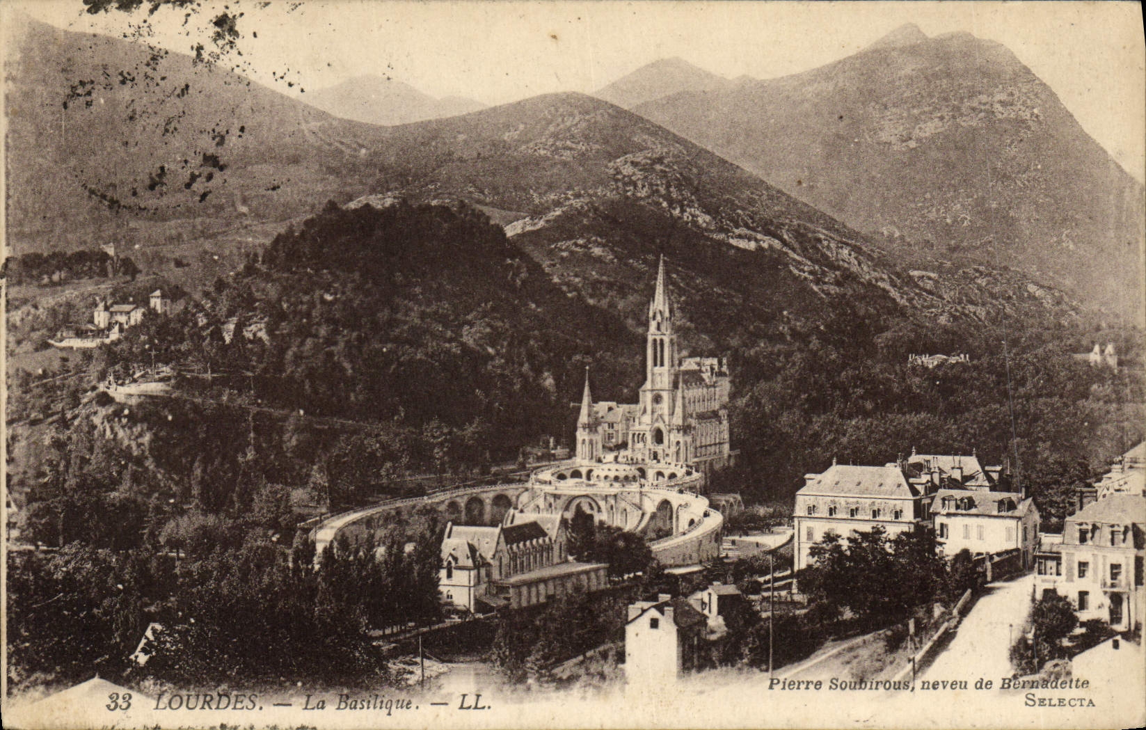 CPA Lourdes La Basilique