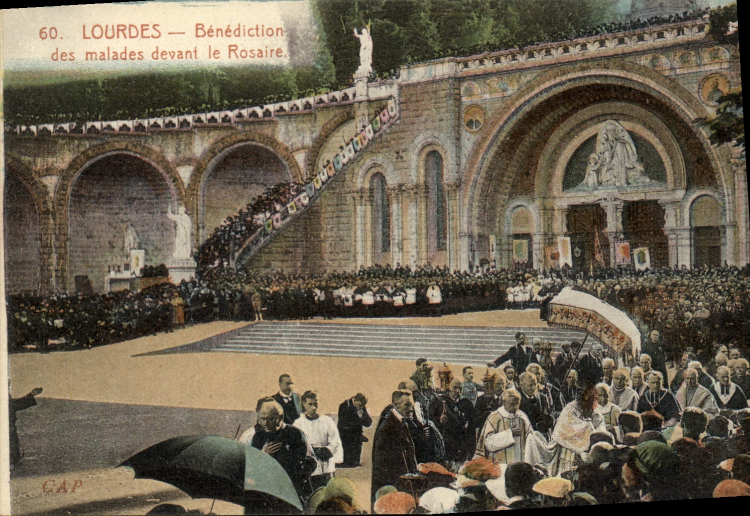 CPA Lourdes Benediction des Malades devant le Rosaire