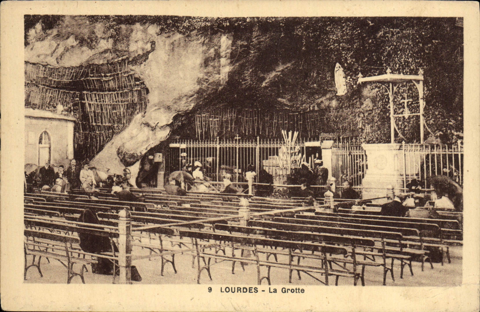 CPA Lourdes La grotte