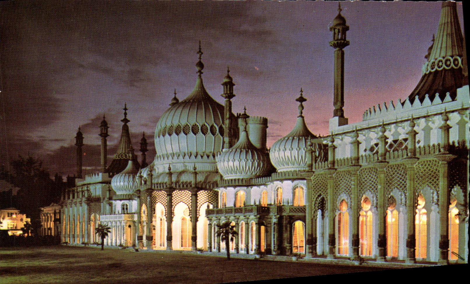 MODERN CARD Royal The Pavilion By Night Brighton
