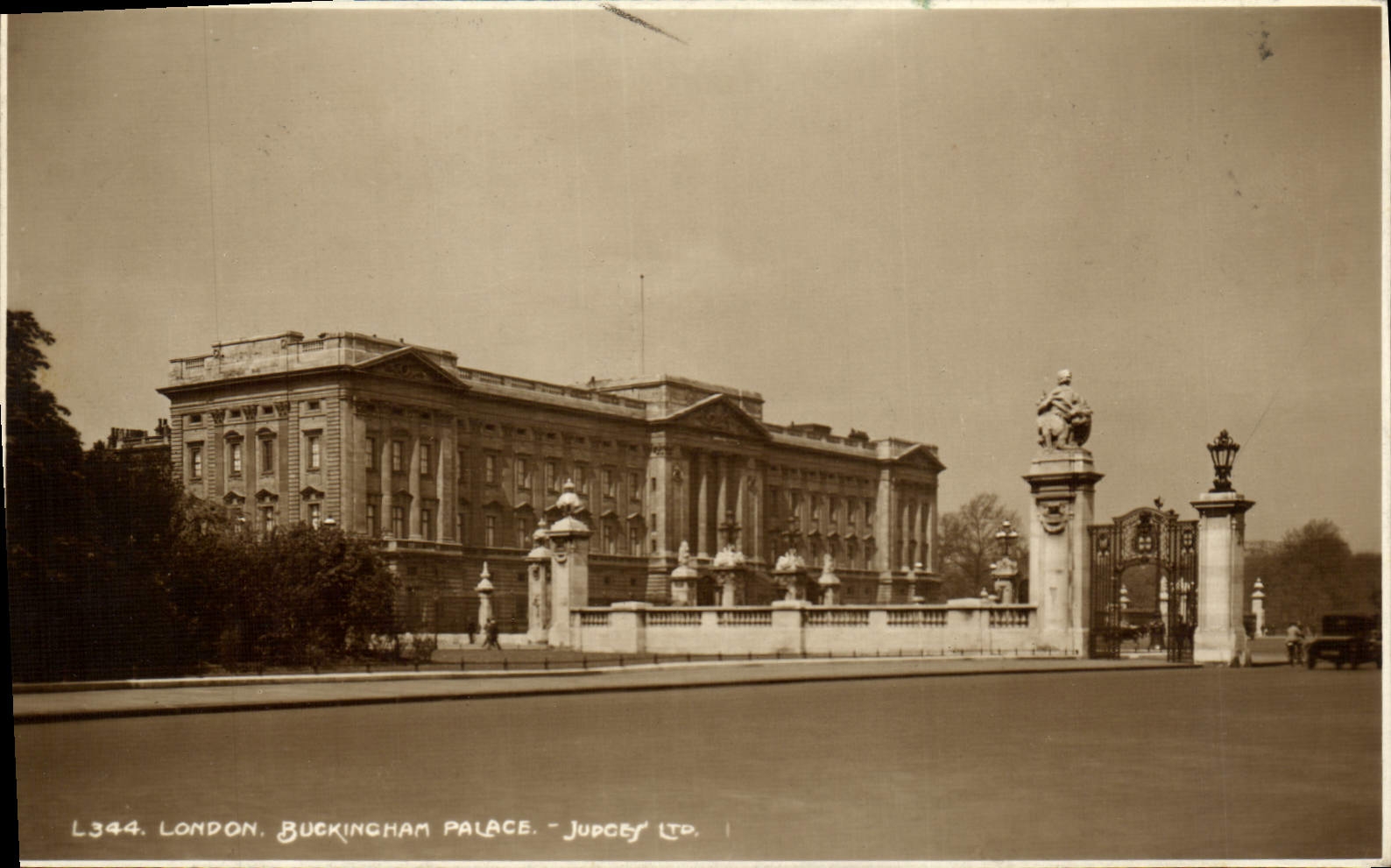 CPA London Buckingham Palace 