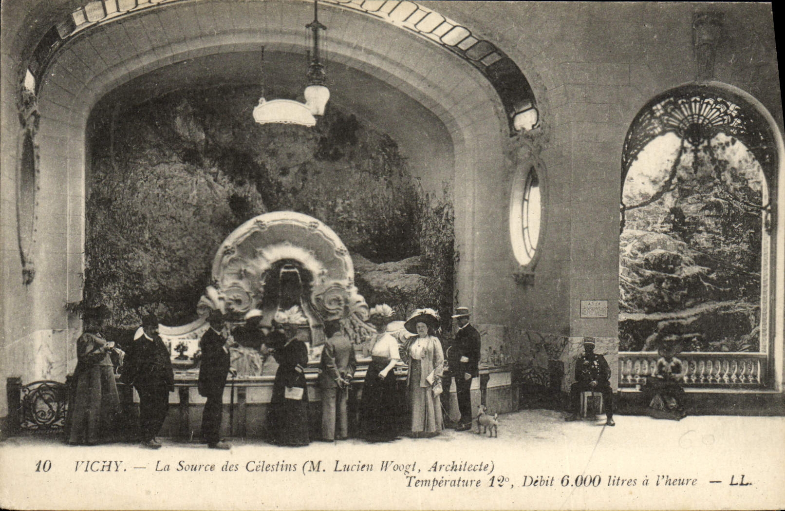 CPA Vichy La Source des Celestins