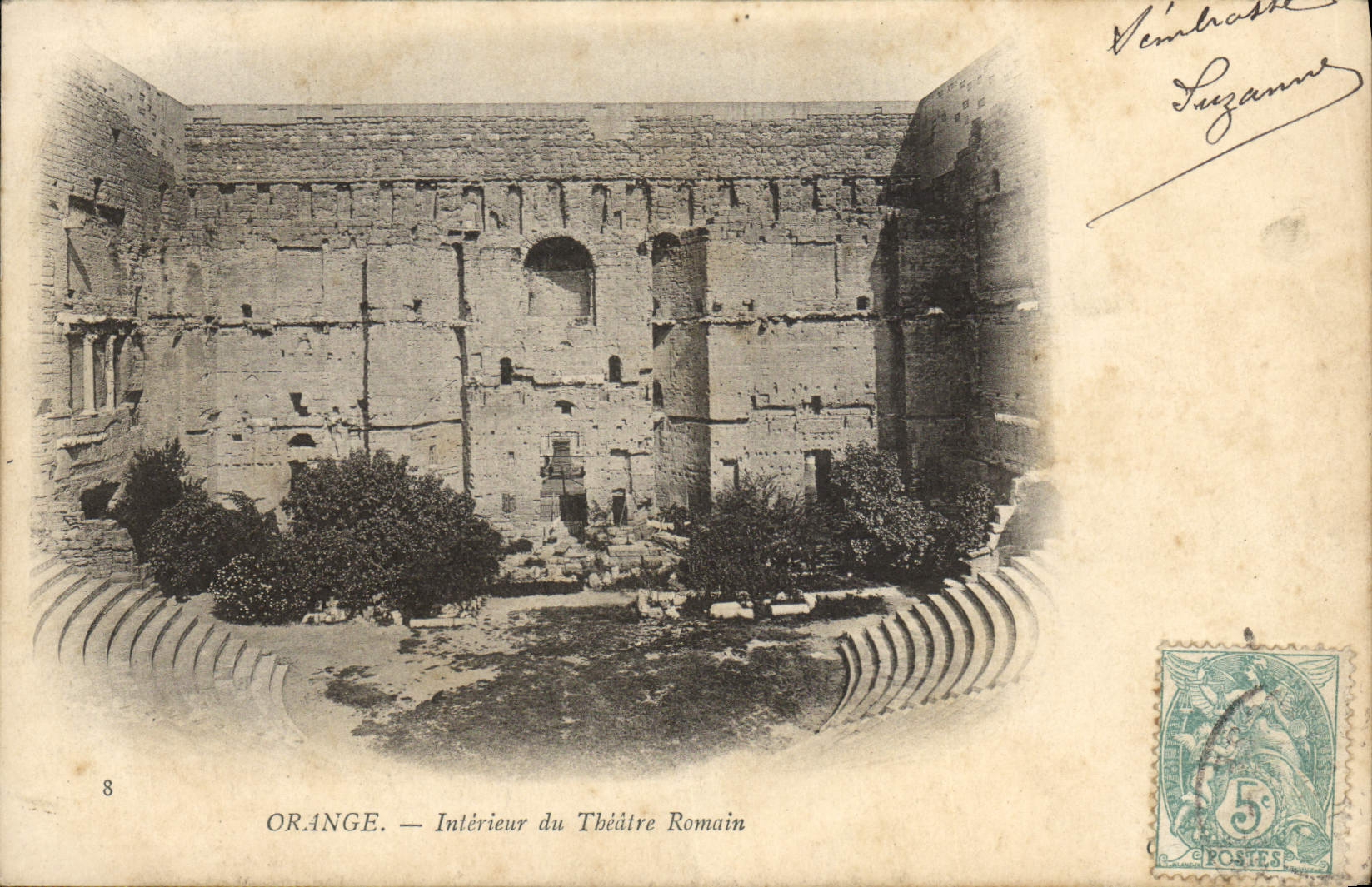 Interior anaranjado de la POSTAL de la VENDIMIA del teatro romano