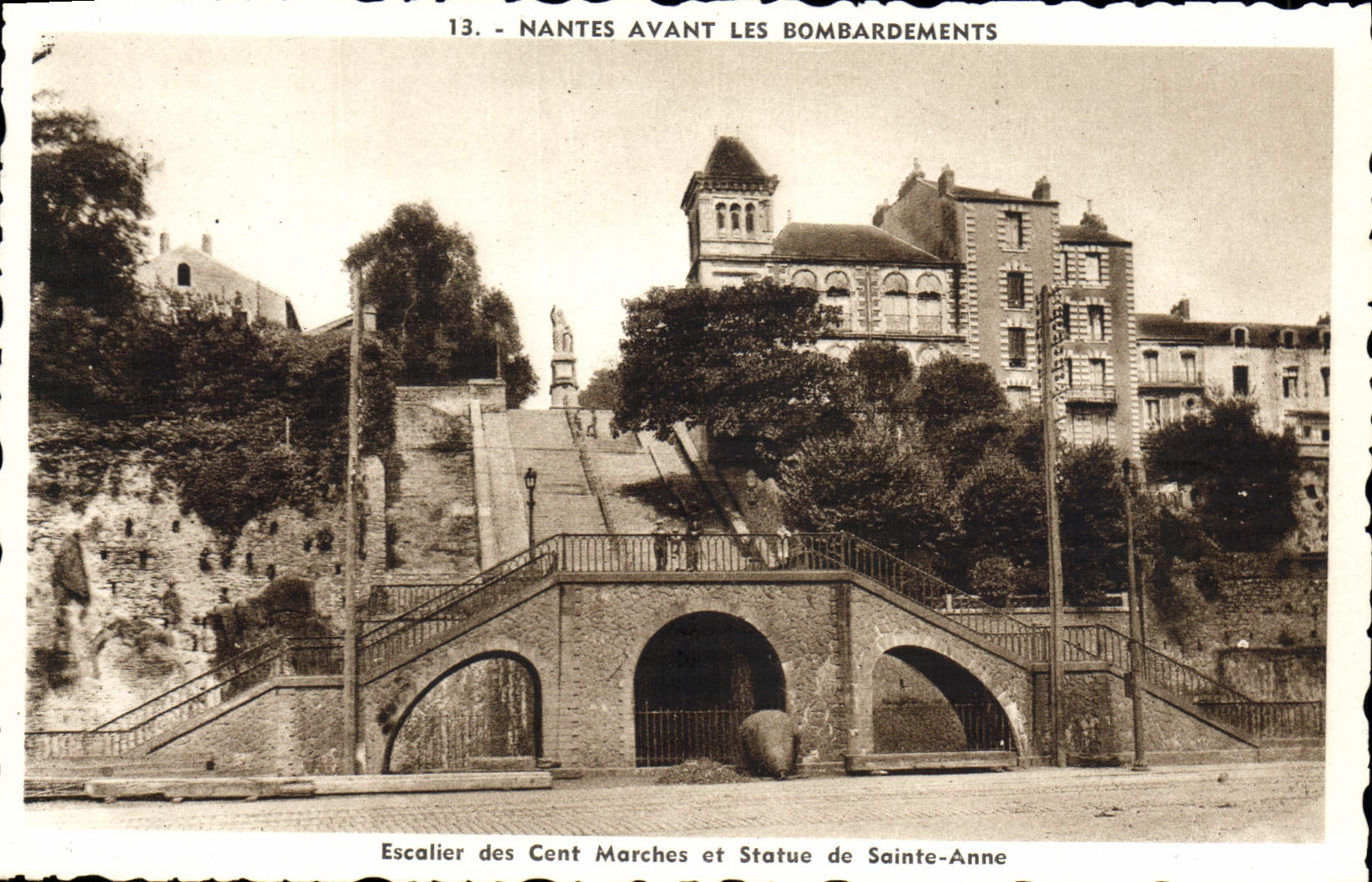 VINTAGE POSTCARD Staircase of Hundred Morchers and Statue of Sainte the Anne Nantes