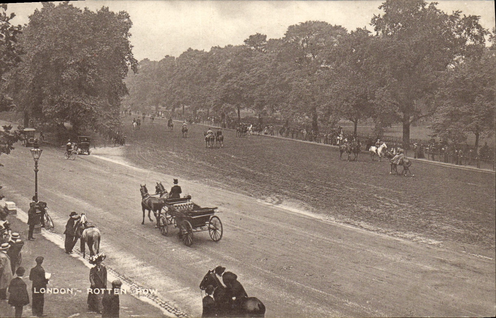 CPA London Rotten Row Chevaux Hippisme