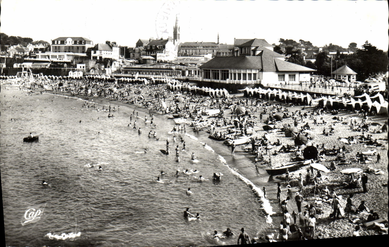 MODERN CARD St Quay Portrieux main beach