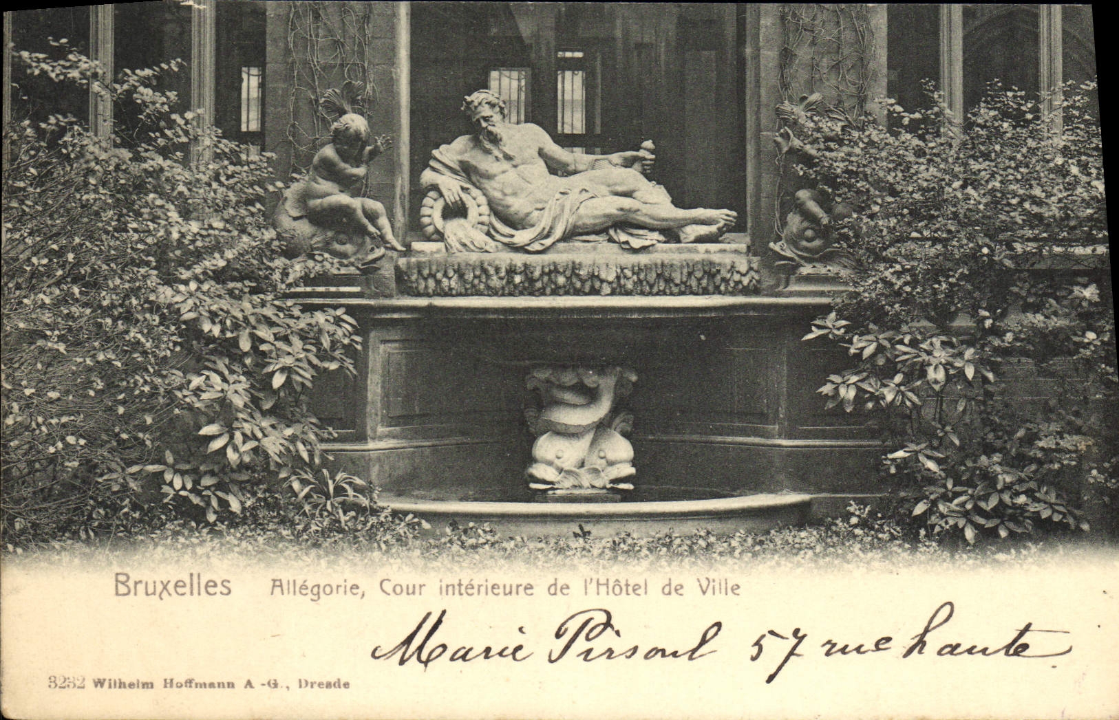 Corte interior de la alegoría de Bruselas de la POSTAL de la VENDIMIA del ayuntamiento