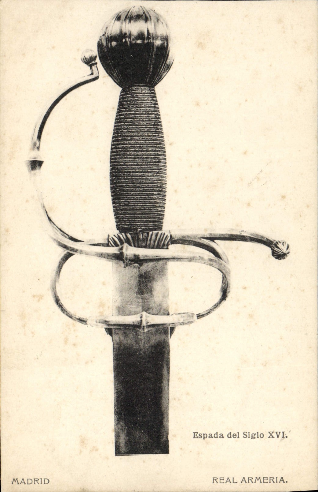 CPA Madrid Real Armeria Espada del Siglo XVI Militaria Epee