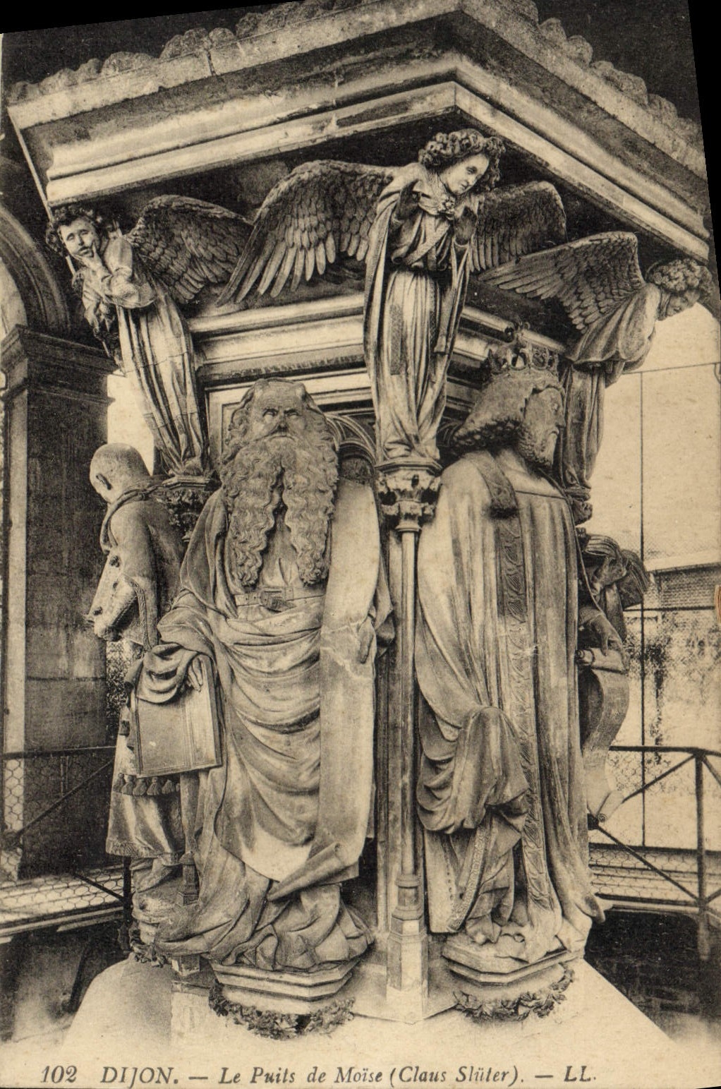 VINTAGE POSTCARD Dijon the Well Of Brace