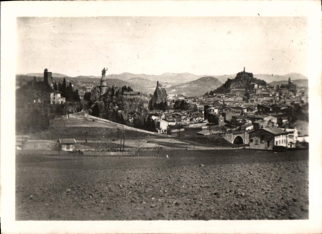 CPM Le Puy Les Quatre Rochers