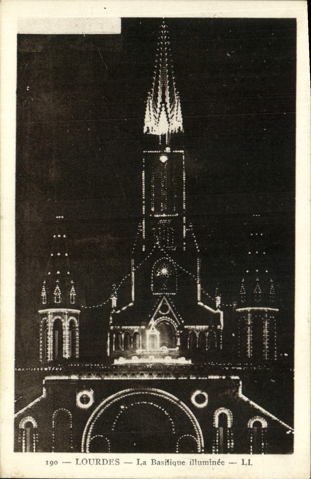 VINTAGE POSTCARD Heavy the Illuminee Basilica
