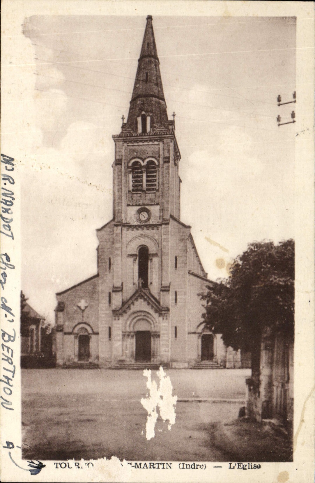 POSTAL Tournon santo Martin de la VENDIMIA la iglesia