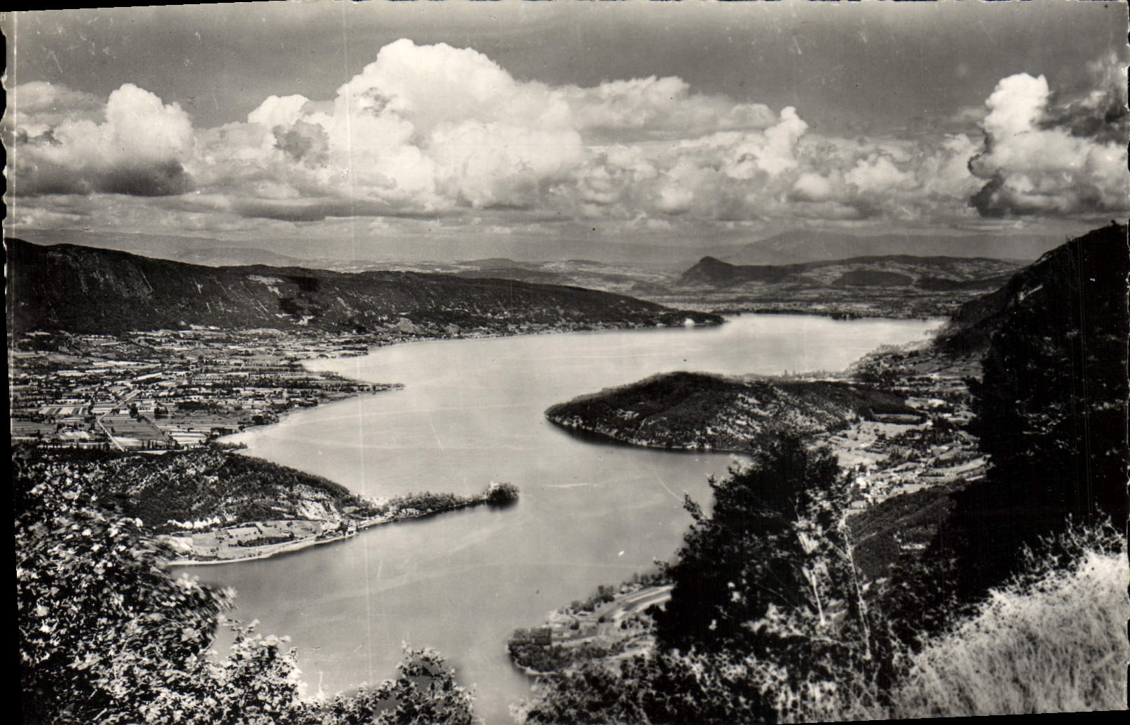 POSTAL MODERNA collar de Montmin del lago annecy de Forclaz visto en el lago
