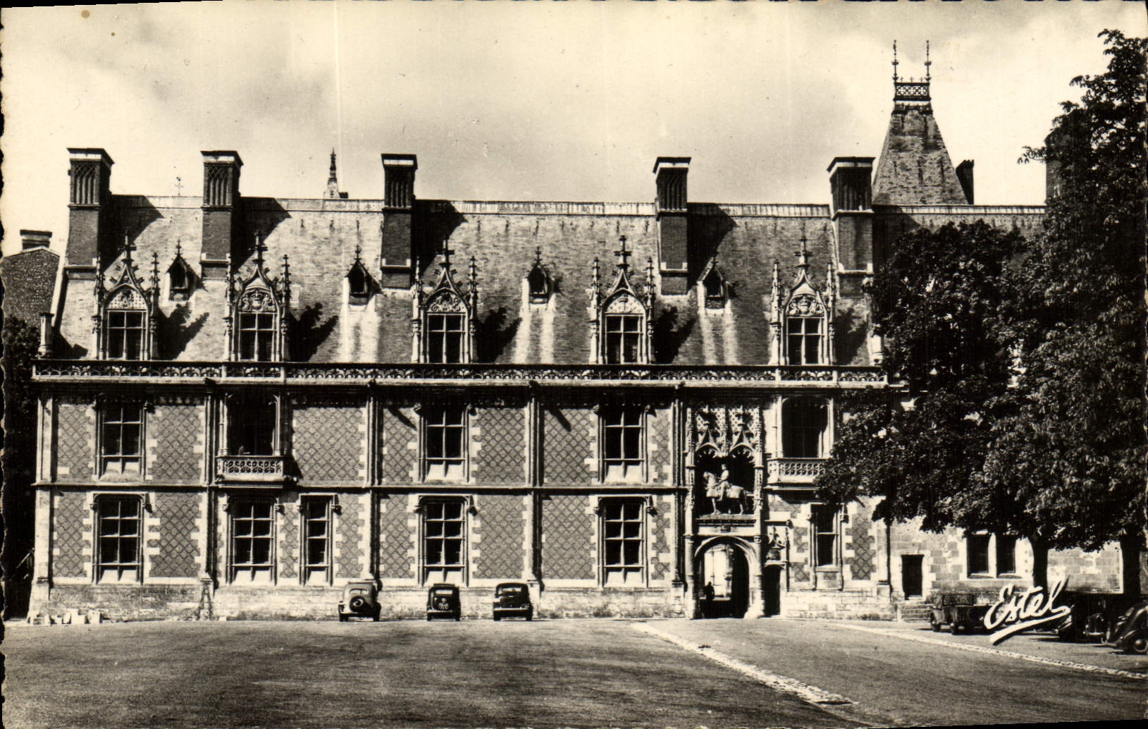 CPM Chateau De Blois La Facade Louis XII